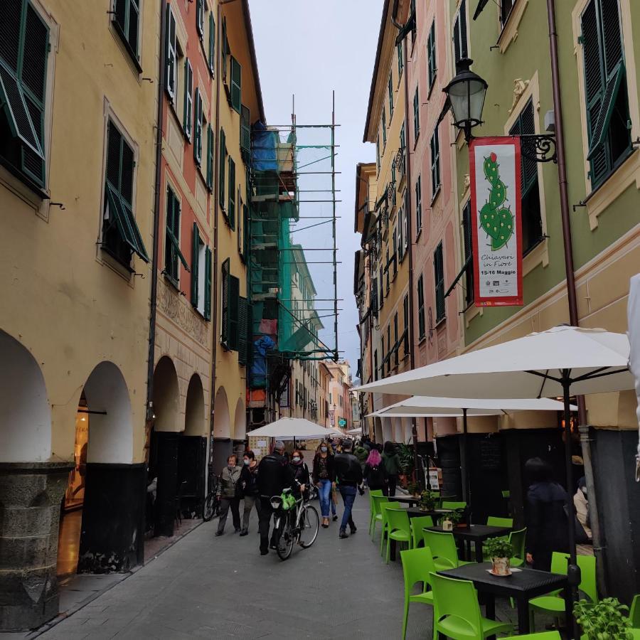 Vista Sul Carruggio, Centro Storico Di 키아바리 외부 사진