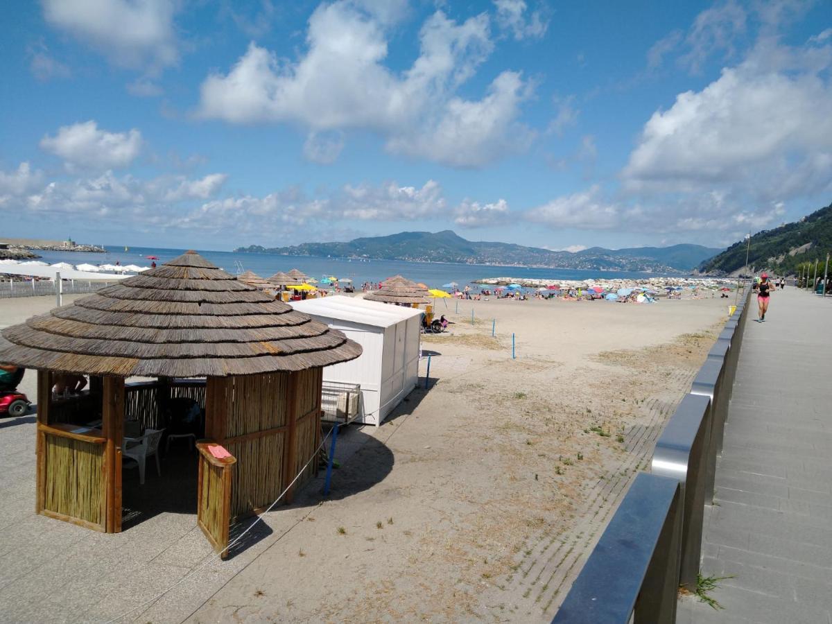 Vista Sul Carruggio, Centro Storico Di 키아바리 외부 사진