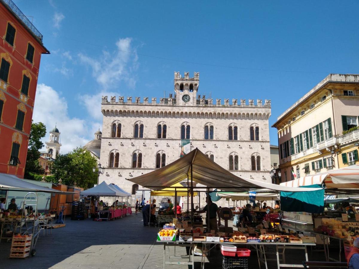 Vista Sul Carruggio, Centro Storico Di 키아바리 외부 사진